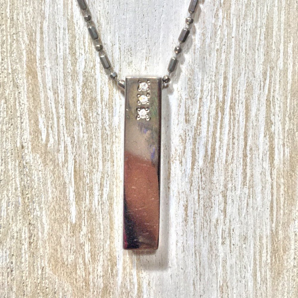 BLOOM NYC FINE TITANIUM BAR/RECTANGLE PENDANT THREE SMALL DIAMOND ACCENT DETAIL